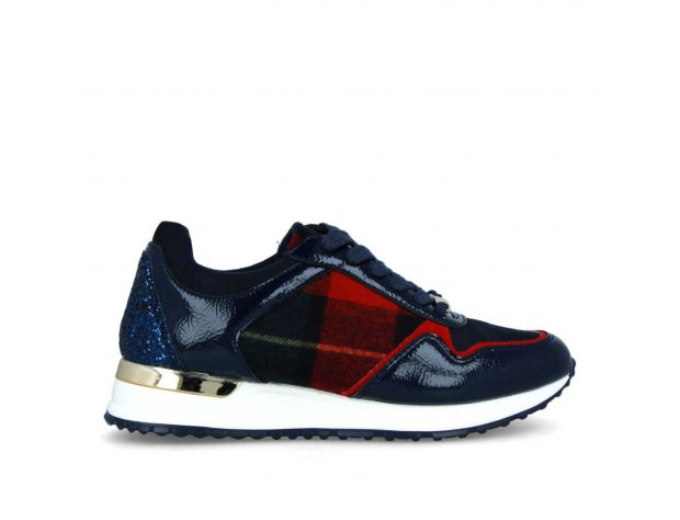 deportiva azul cuadr0