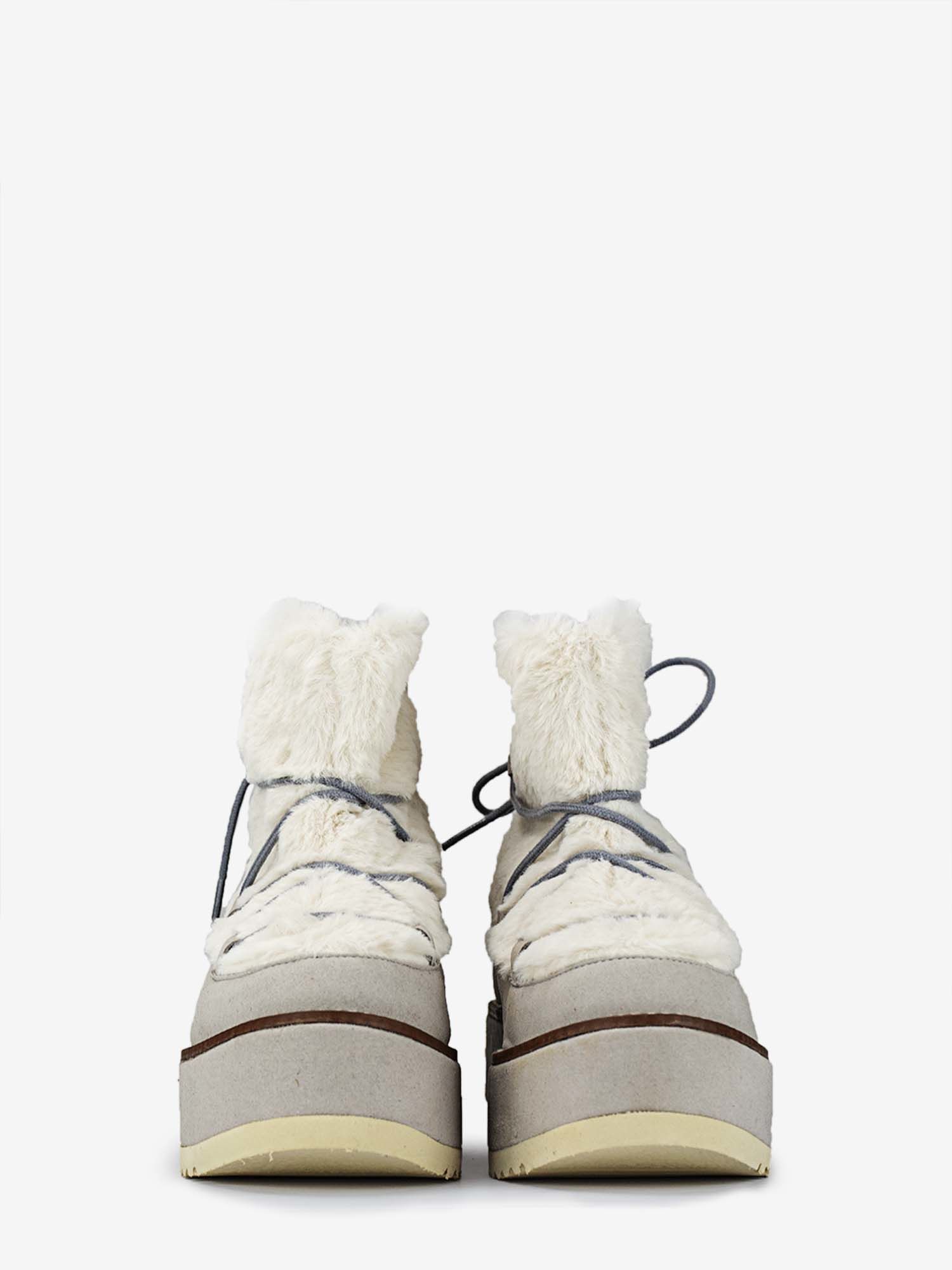 90AE1928-491B-4419-9643-0882E1FF09C9